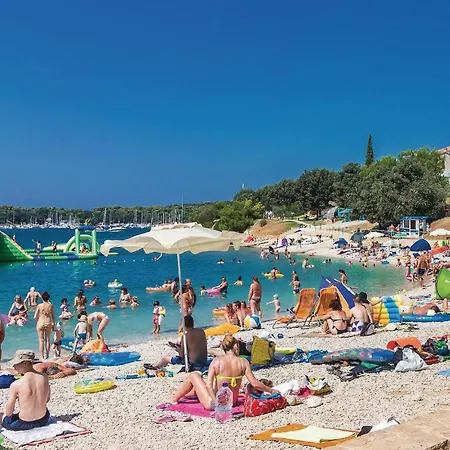 Lovely In With Wifi Apartman